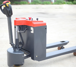 電動(dòng)叉車的價(jià)位會受到品牌，型號，配置等因素的影響